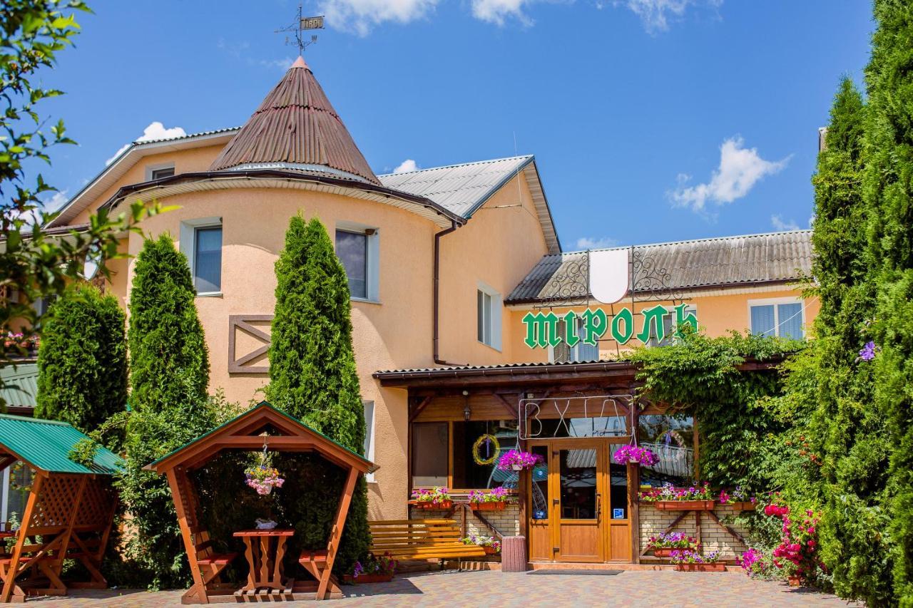 Готель Гайсин «Тіроль» Exterior photo