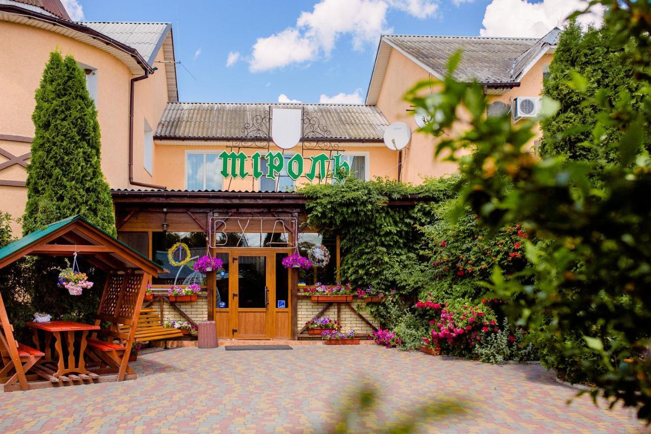 Готель Гайсин «Тіроль» Exterior photo