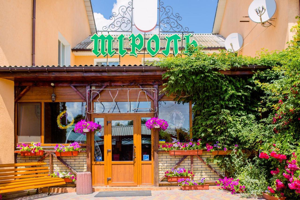Готель Гайсин «Тіроль» Exterior photo