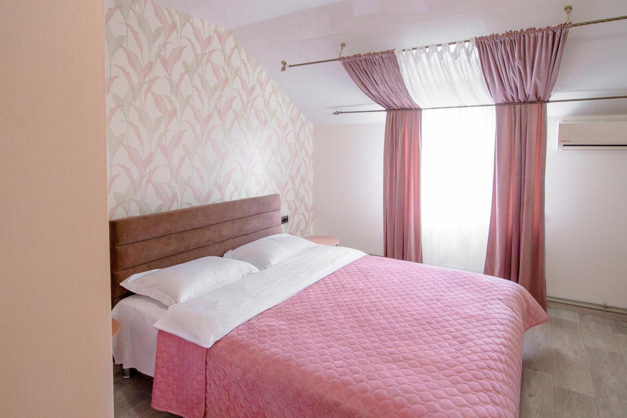Готель Гайсин «Тіроль» Room photo