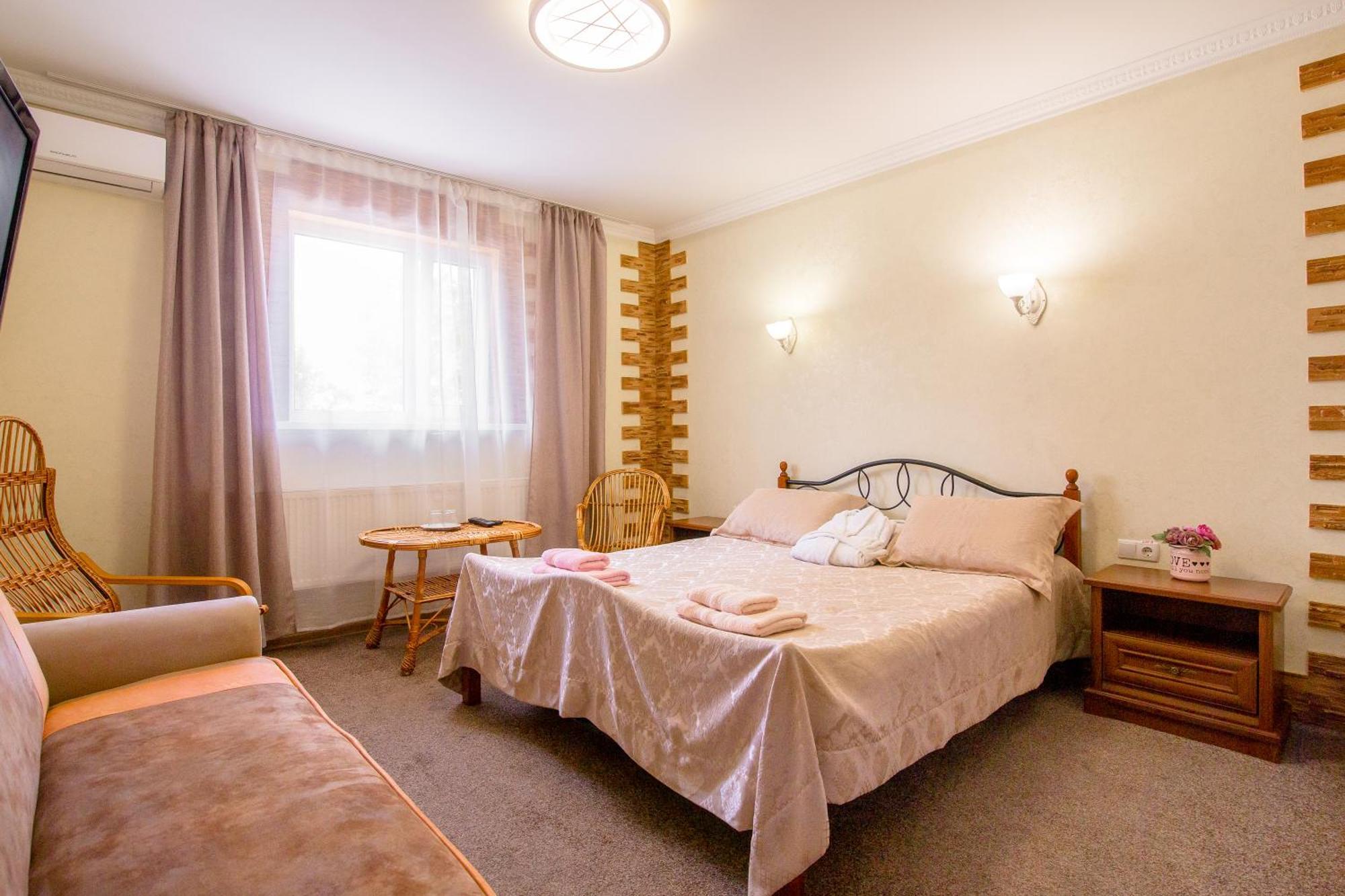 Готель Гайсин «Тіроль» Room photo