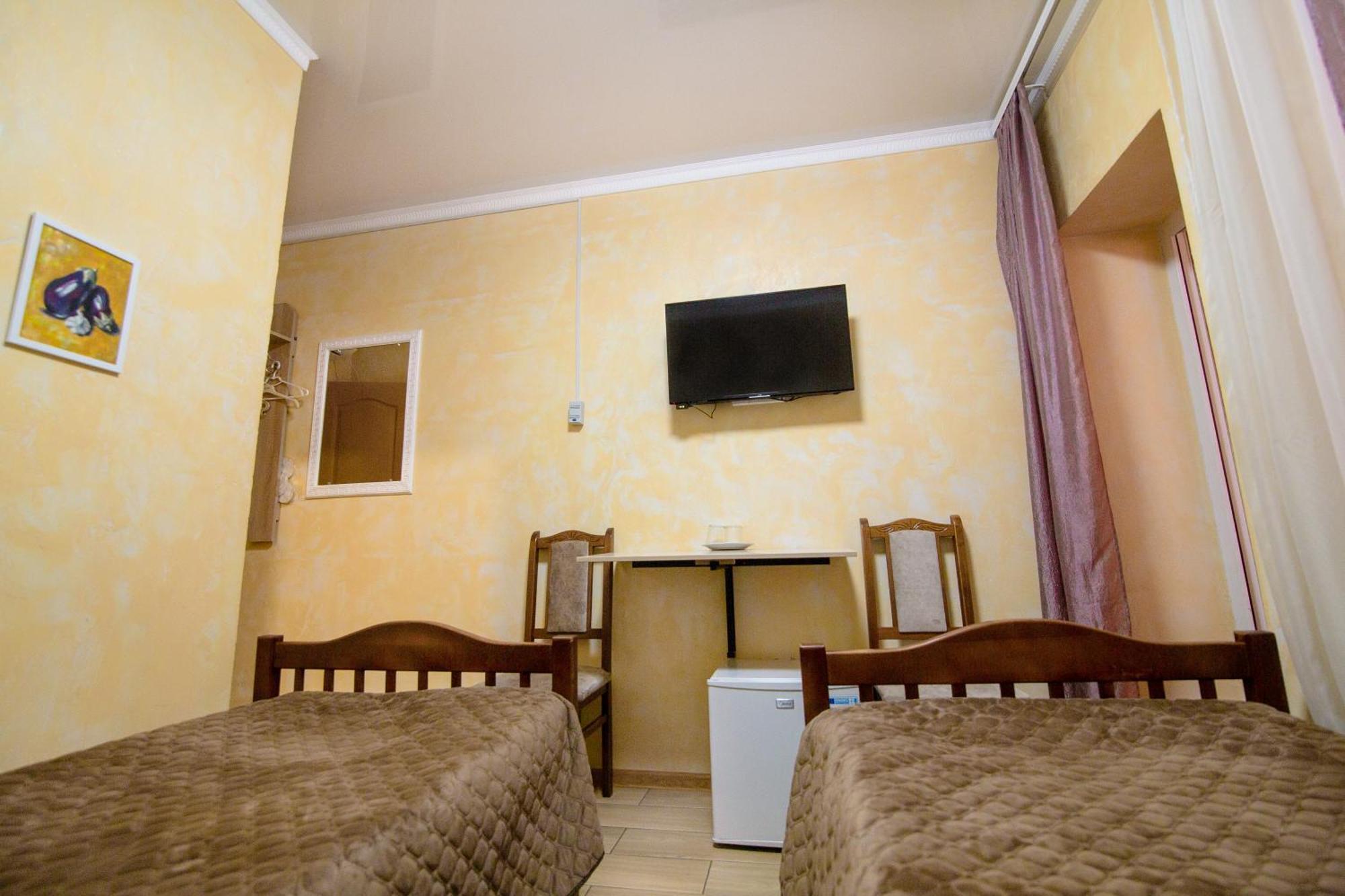 Готель Гайсин «Тіроль» Room photo