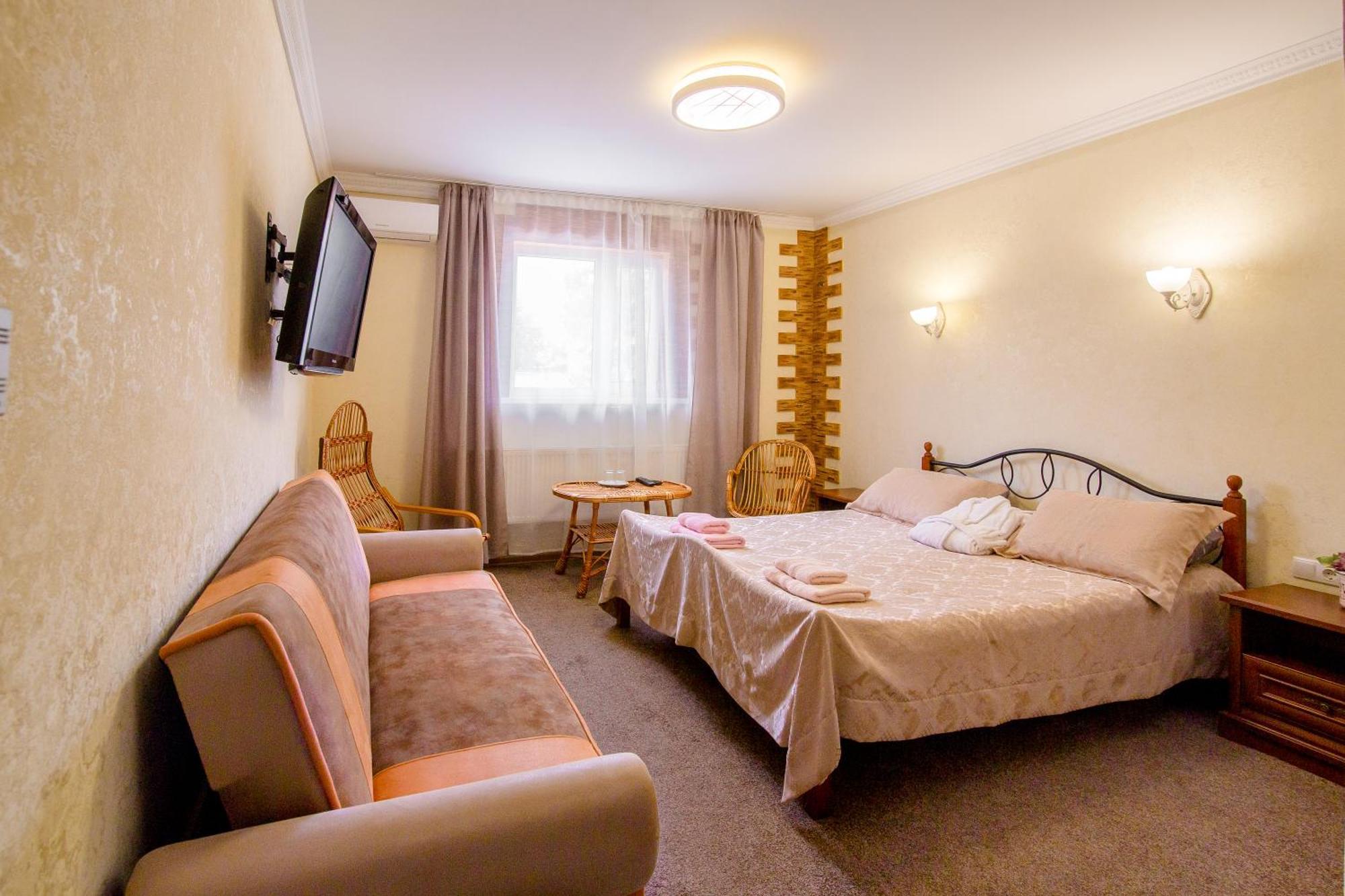 Готель Гайсин «Тіроль» Room photo