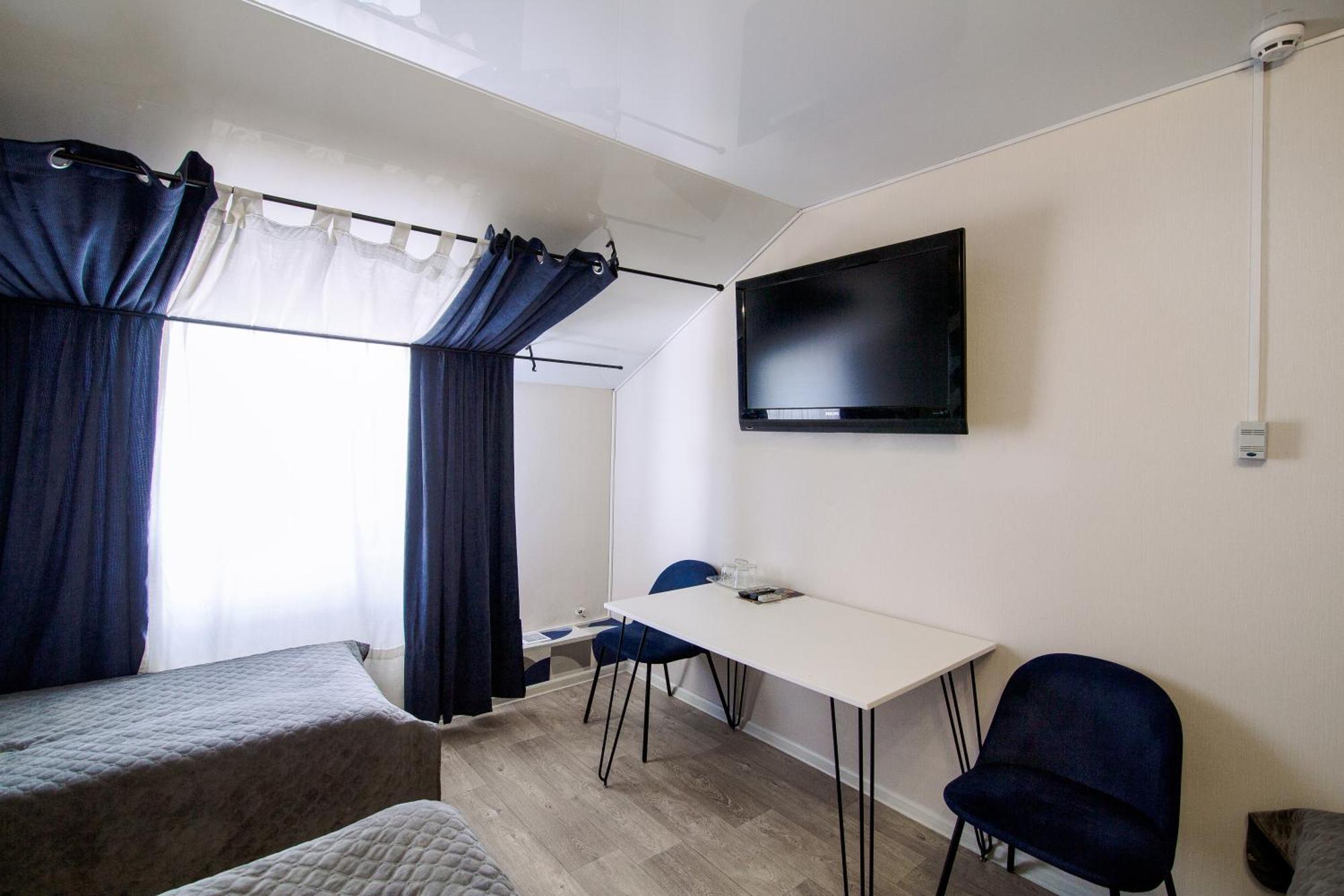 Готель Гайсин «Тіроль» Room photo