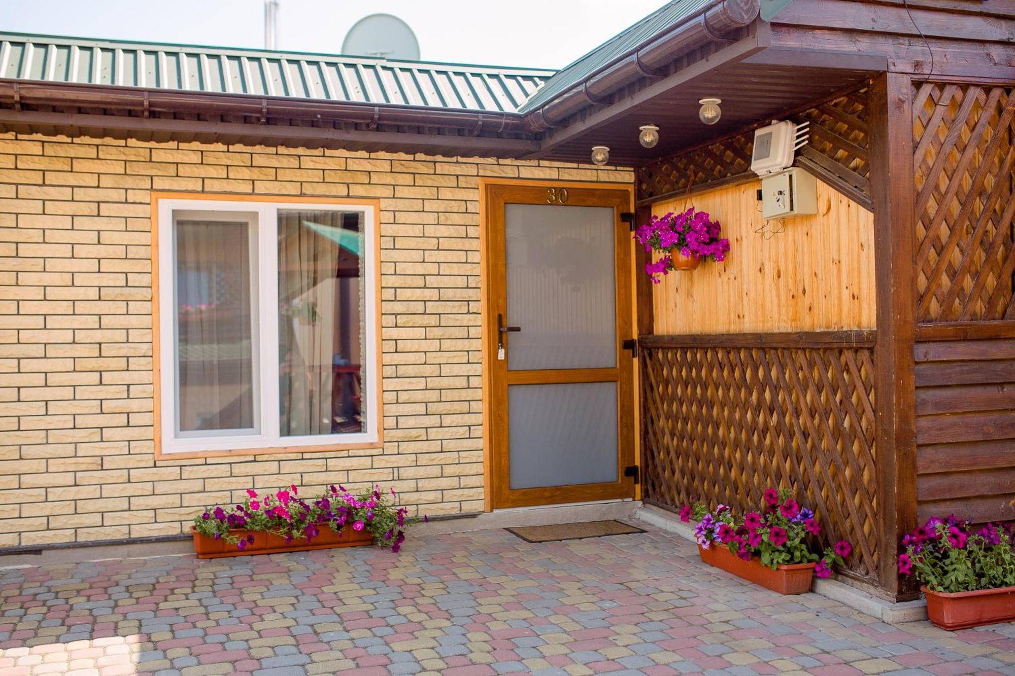 Готель Гайсин «Тіроль» Room photo