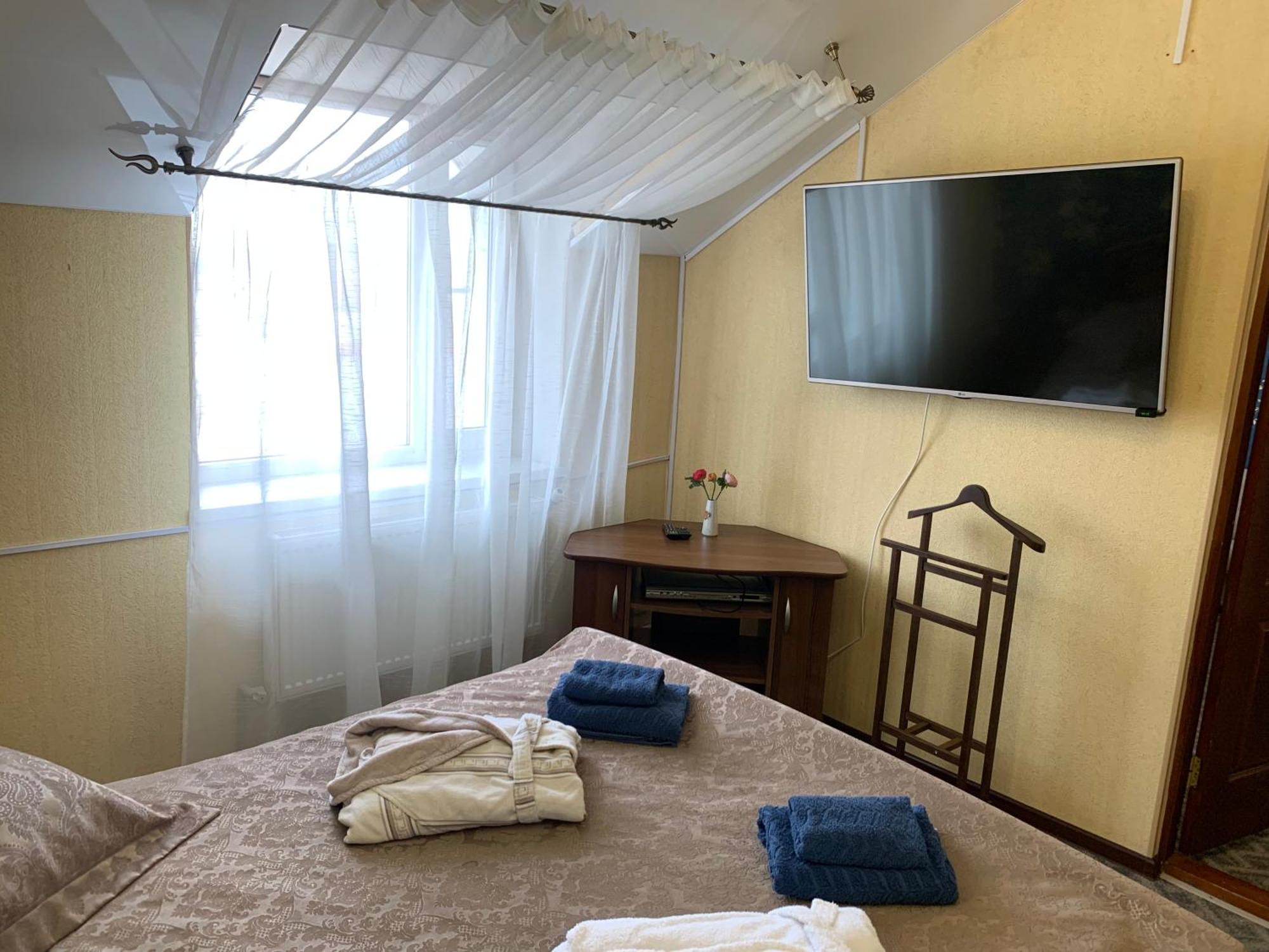 Готель Гайсин «Тіроль» Room photo